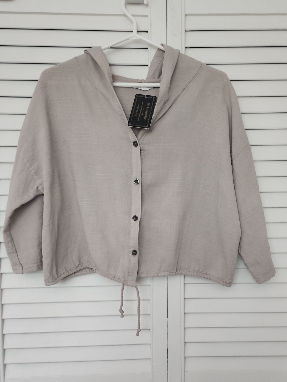 Light Taupe Hooded Button-Front Women's Top. Made In Italy. Linen Blend.